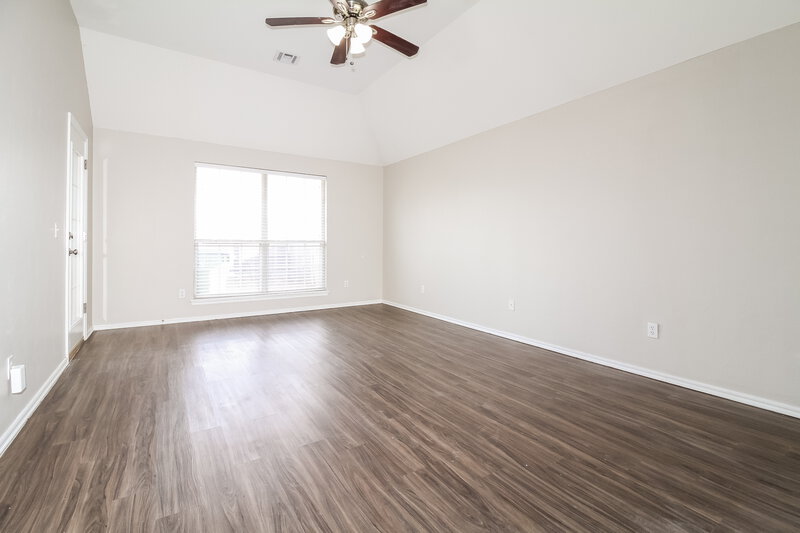 1,610/Mo, 409 Eastview Dr Yukon, OK 73099 Main Bedroom View
