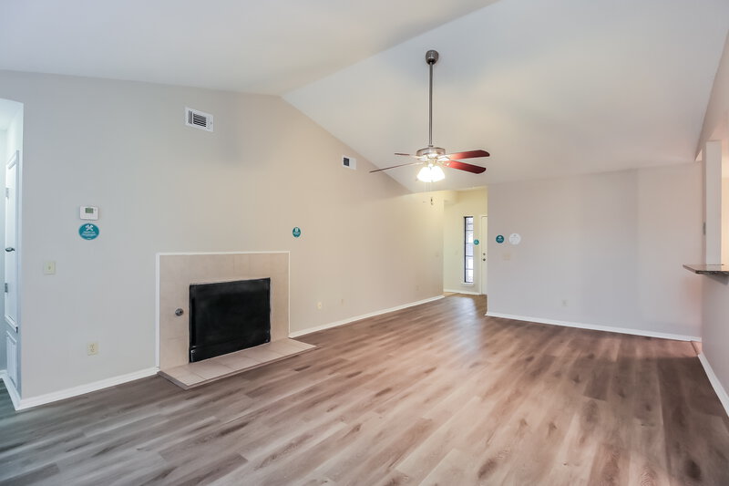 1,590/Mo, 16 N Greengate Dr Yukon, OK 73099 Living Room View