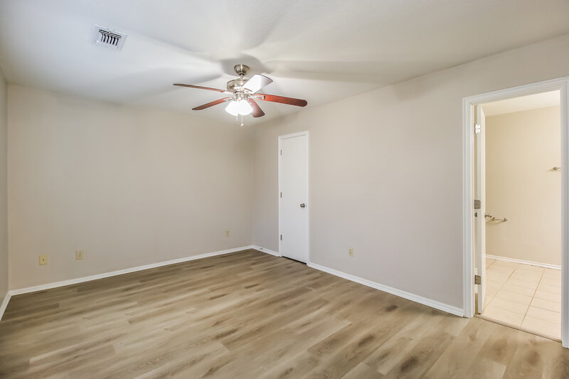 1,590/Mo, 16 N Greengate Dr Yukon, OK 73099 Main Bedroom View
