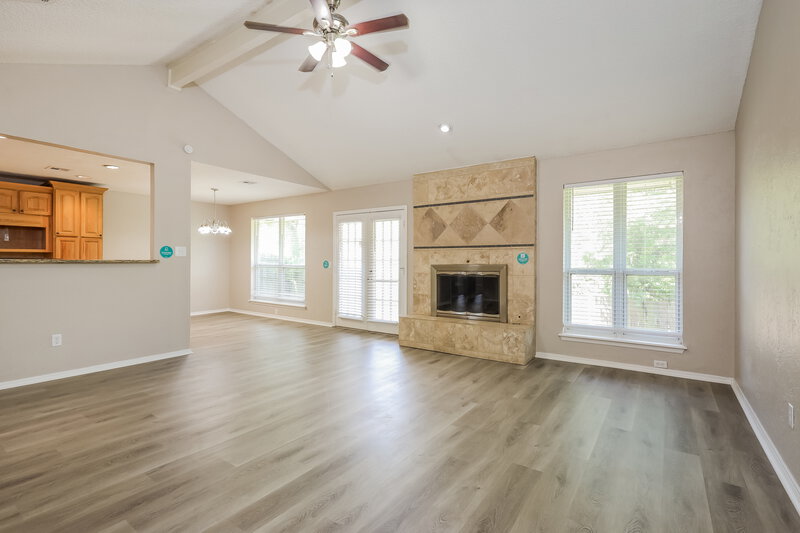 1,745/Mo, 10117 S Land Ave Oklahoma City, OK 73159 Living Room View