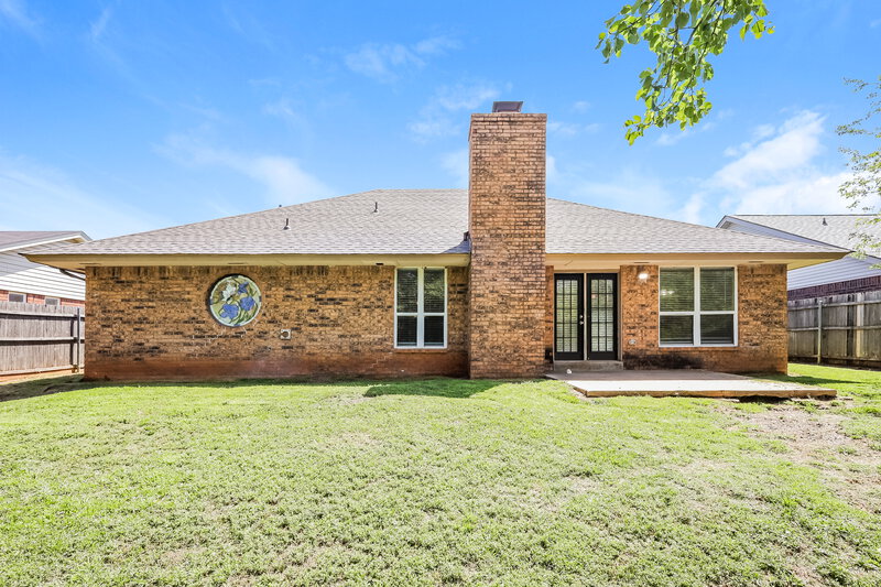 1,745/Mo, 10117 S Land Ave Oklahoma City, OK 73159 Rear View