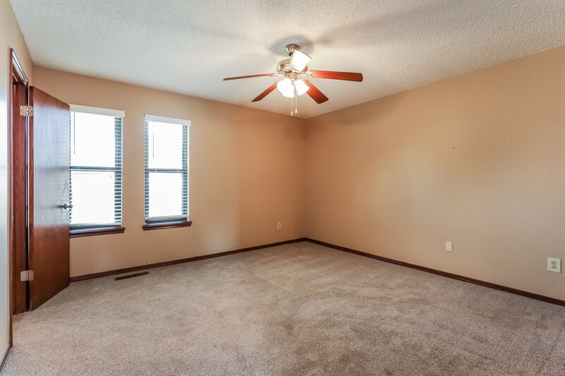 1,325/Mo, 1801 Morren Dr Norman, OK 73071 Main Bedroom View
