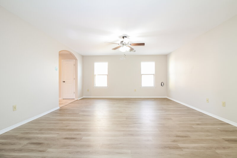 1,400/Mo, 7404 Comrade Lane Yukon, OK 73099 Living Room View 2