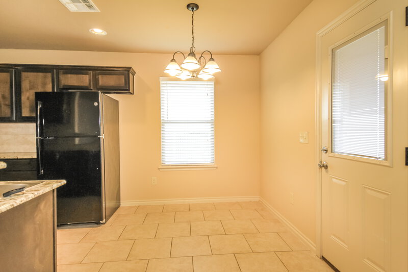 2,410/Mo, 425 Pearl St Yukon, OK 73099 Dining Room View