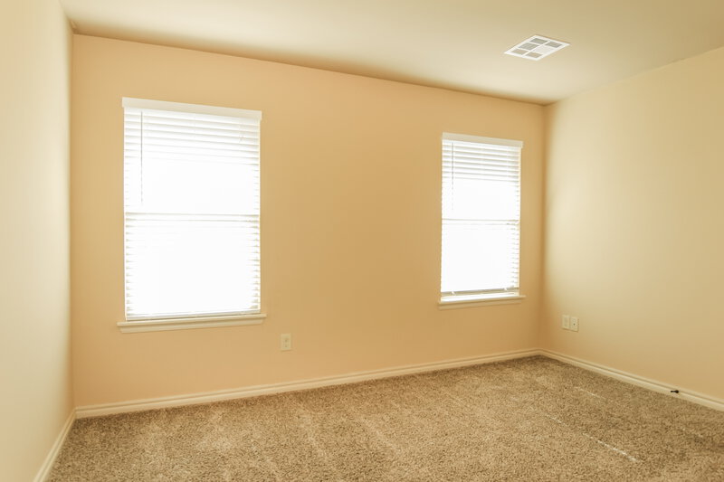 2,410/Mo, 425 Pearl St Yukon, OK 73099 Master Bedroom View