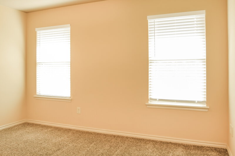 2,410/Mo, 425 Pearl St Yukon, OK 73099 Bedroom View 5