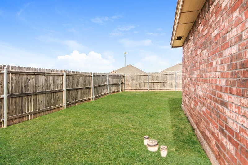 2,410/Mo, 425 Pearl St Yukon, OK 73099 Rear View