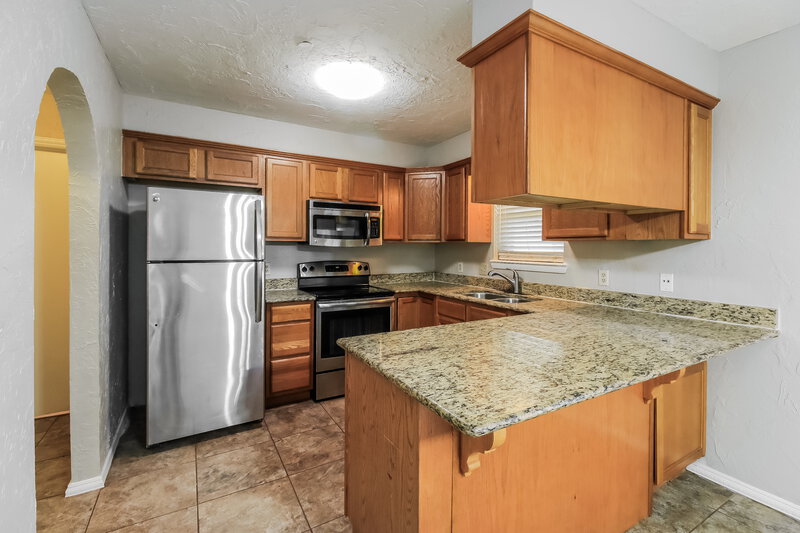 1,785/Mo, 317 Chickasaw Ln Yukon, OK 73099 Kitchen View