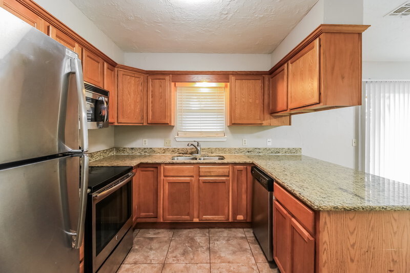 1,785/Mo, 317 Chickasaw Ln Yukon, OK 73099 Kitchen View 2