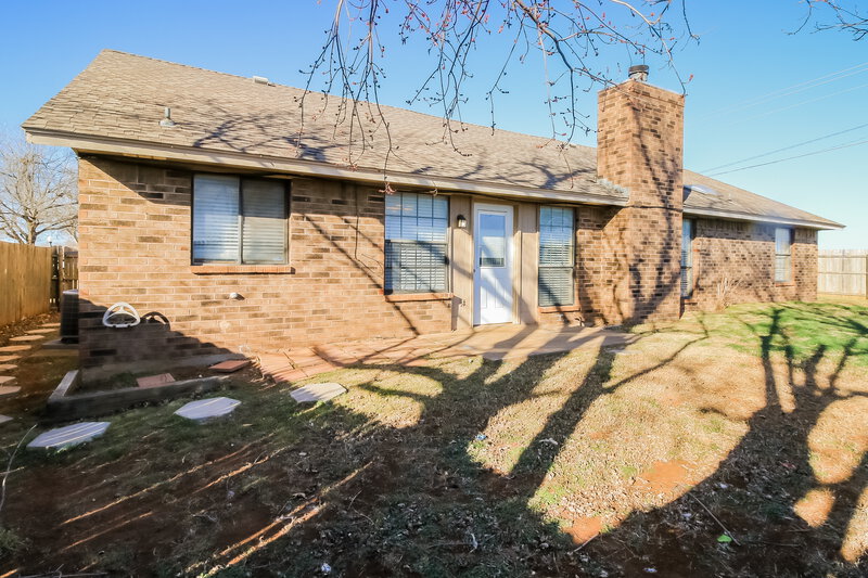 1,490/Mo, 8000 NW 111th St Oklahoma City, OK 73162 Rear View