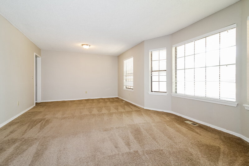 1,890/Mo, 10141 Alicia Dr Midwest City, OK 73130 Dining Room View