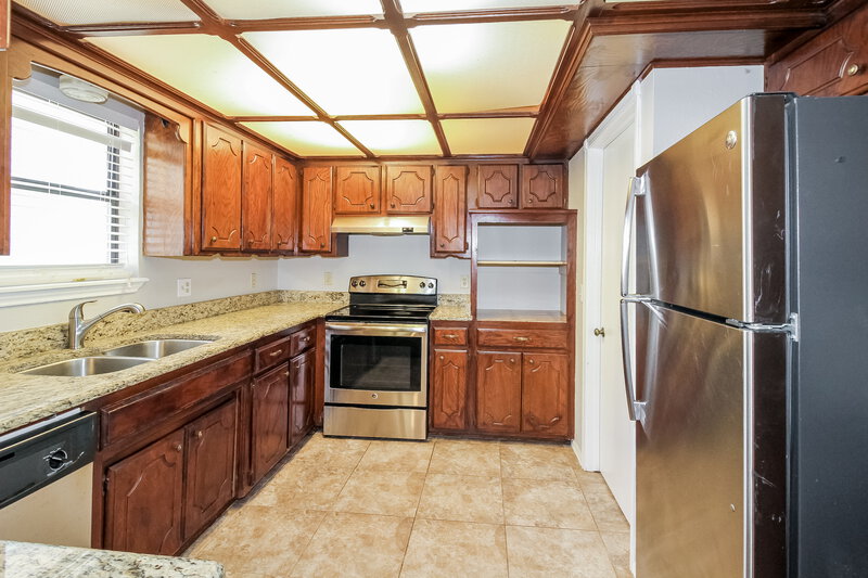 1,890/Mo, 10141 Alicia Dr Midwest City, OK 73130 Kitchen View 2