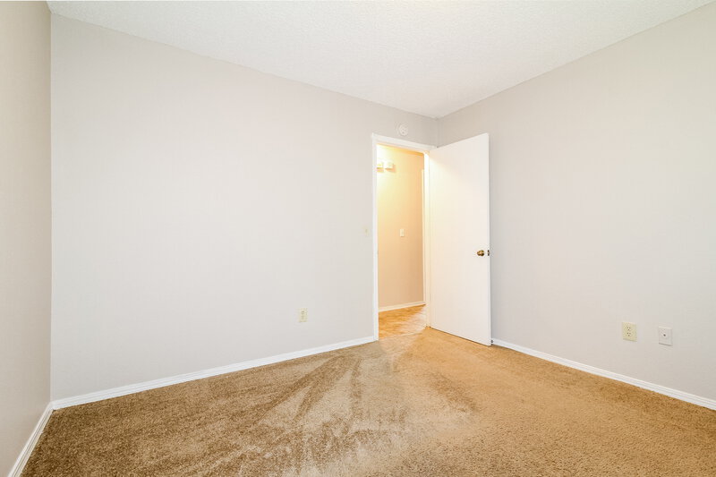 1,890/Mo, 10141 Alicia Dr Midwest City, OK 73130 Bedroom View