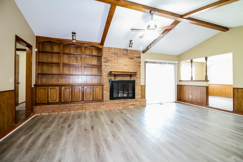 1,495/Mo, 5000 SE 58th St Del City, OK 73135 Living Room View 2