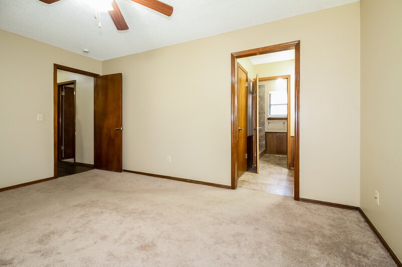 1,495/Mo, 5000 SE 58th St Del City, OK 73135 Main Bedroom View 2