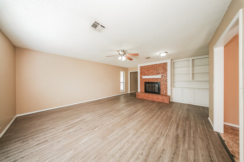 1,475/Mo, 11601 SW 4th Terrace Yukon, OK 73099 Living Room View