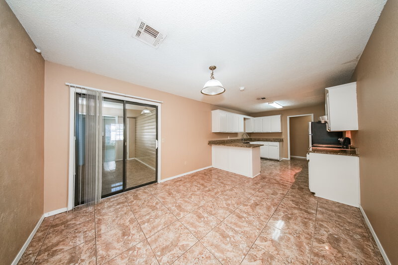 1,475/Mo, 11601 SW 4th Terrace Yukon, OK 73099 Dining Room View