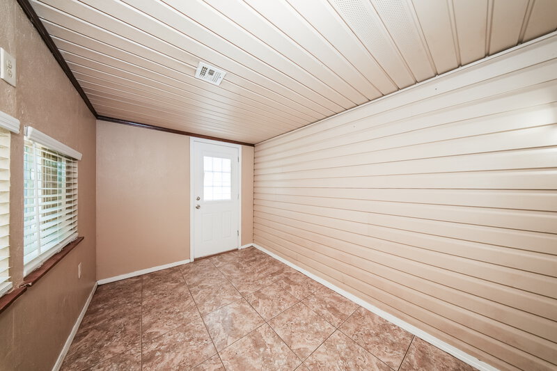 1,475/Mo, 11601 SW 4th Terrace Yukon, OK 73099 Sun Room View