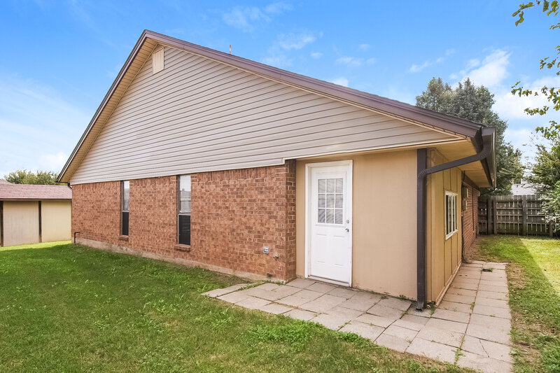 1,475/Mo, 11601 SW 4th Terrace Yukon, OK 73099 Rear View
