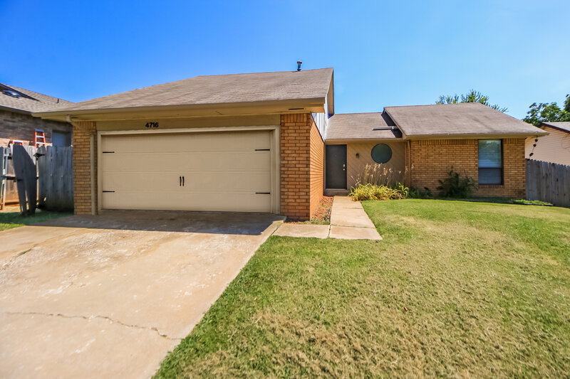 1,385/Mo, 4716 Brookwood Dr Noble, OK 73068 Front View