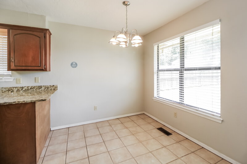 1,385/Mo, 4716 Brookwood Dr Noble, OK 73068 Dining Room View