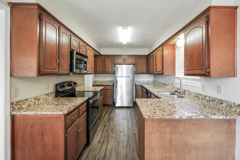 1,385/Mo, 4716 Brookwood Dr Noble, OK 73068 Kitchen View