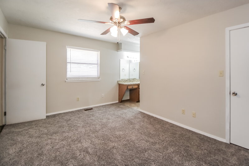 1,385/Mo, 4716 Brookwood Dr Noble, OK 73068 Main Bedroom View