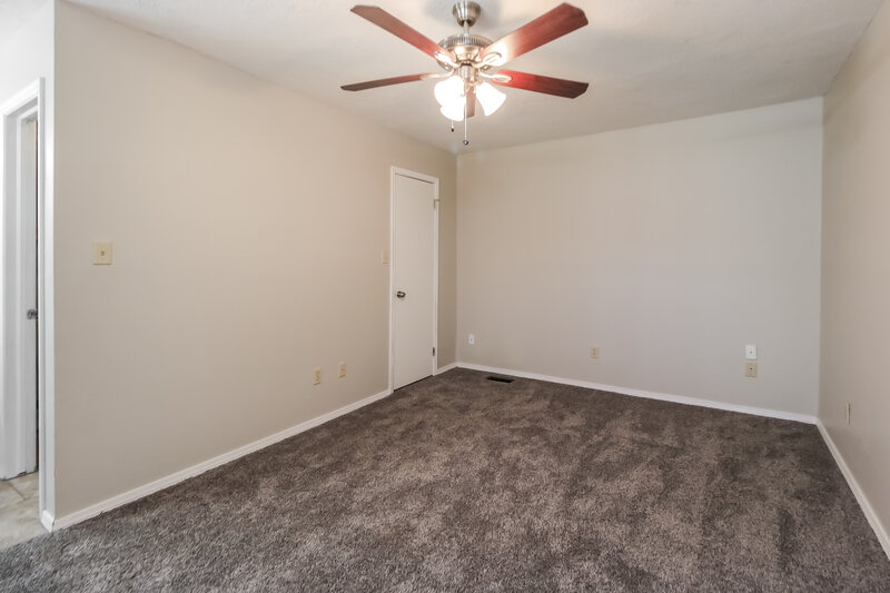 1,385/Mo, 4716 Brookwood Dr Noble, OK 73068 Main Bedroom View 2