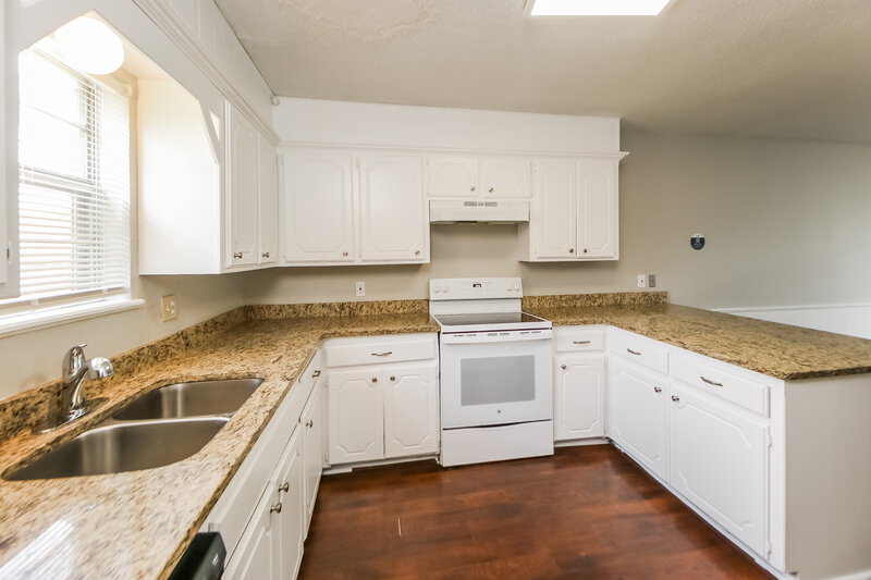 1,505/Mo, 8709 NW 87th St Oklahoma City, OK 73132 Kitchen View 2