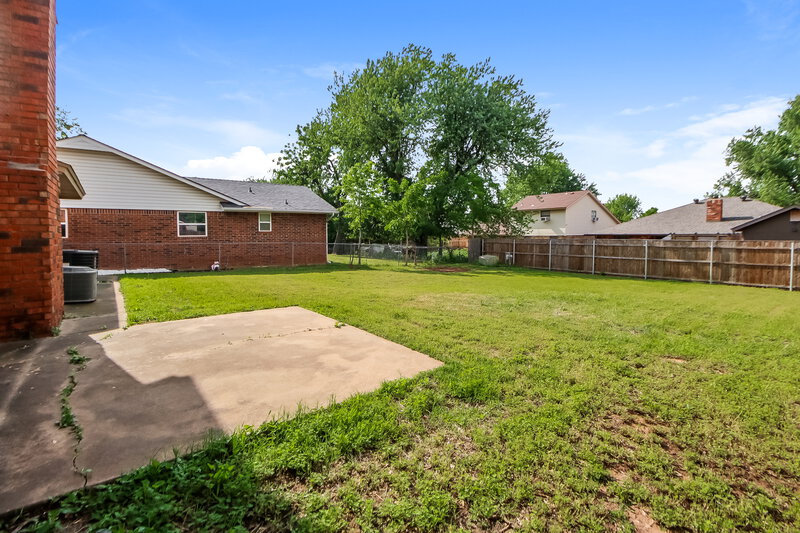 1,505/Mo, 8709 NW 87th St Oklahoma City, OK 73132 Rear View