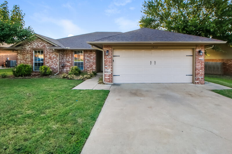 1,470/Mo, 1913 N Shawnee Trail Choctaw, OK 73020 External View
