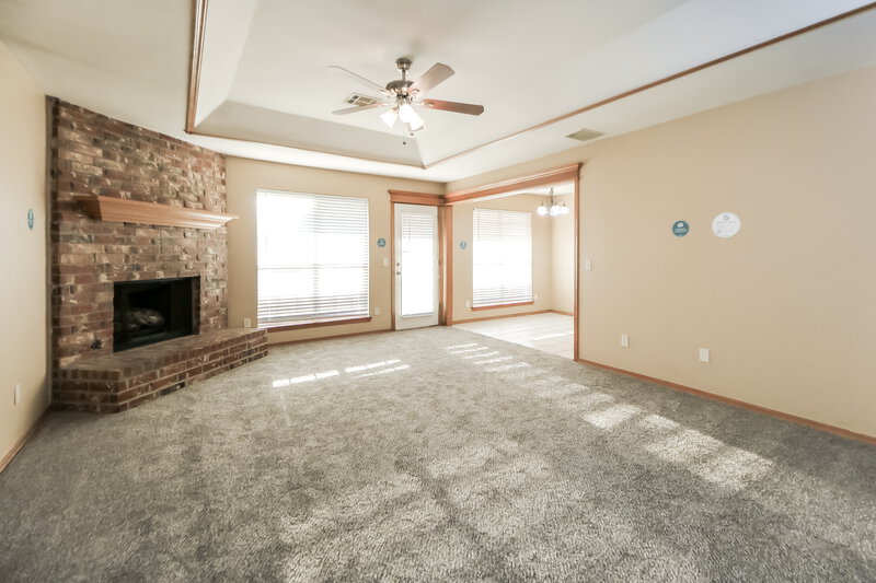 1,470/Mo, 1913 N Shawnee Trail Choctaw, OK 73020 Living Room View