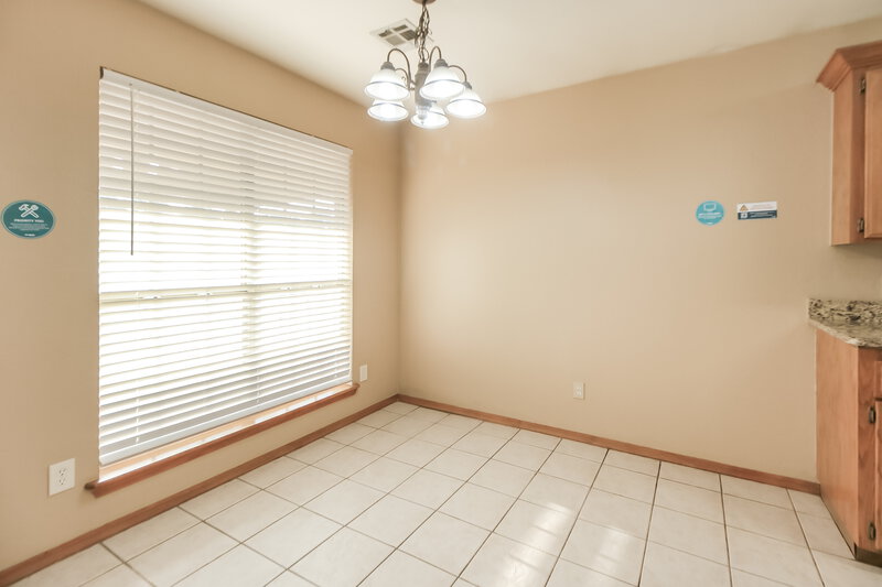 1,470/Mo, 1913 N Shawnee Trail Choctaw, OK 73020 Dining Room View