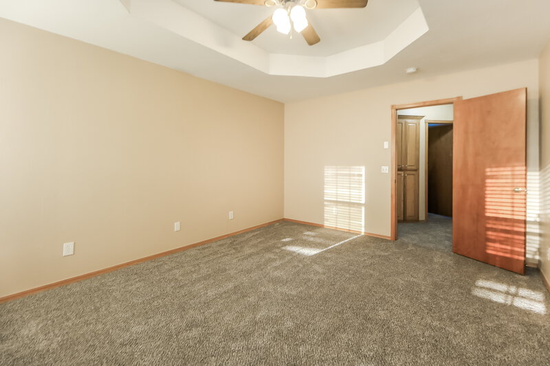 1,470/Mo, 1913 N Shawnee Trail Choctaw, OK 73020 Main Bedroom View 2