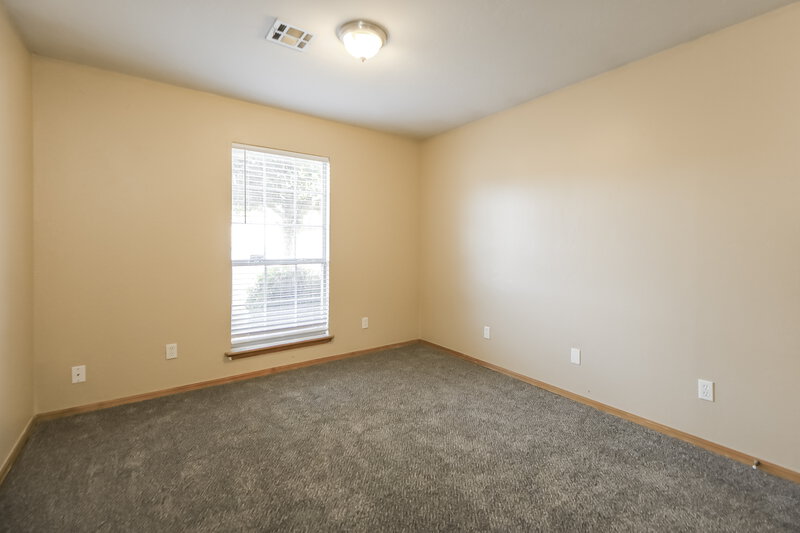 1,470/Mo, 1913 N Shawnee Trail Choctaw, OK 73020 Bedroom View