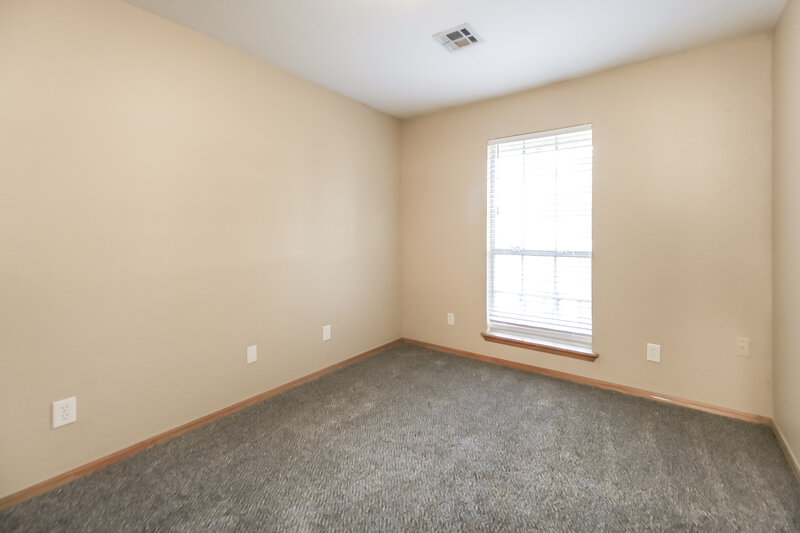 1,470/Mo, 1913 N Shawnee Trail Choctaw, OK 73020 Bedroom View 2