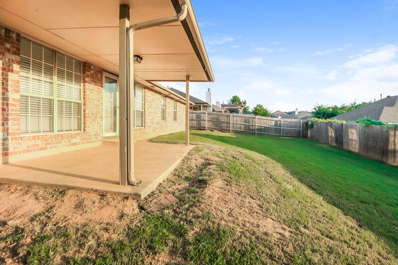 1,470/Mo, 1913 N Shawnee Trail Choctaw, OK 73020 Rear View