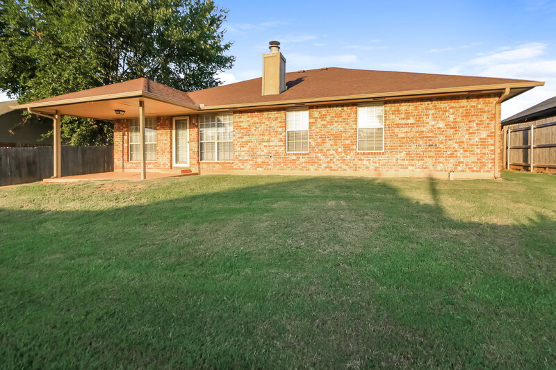 1,470/Mo, 1913 N Shawnee Trail Choctaw, OK 73020 Rear View 2