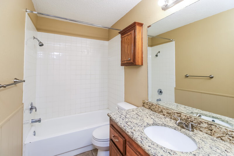 1,205/Mo, 8417 Bellmon Ave Oklahoma City, OK 73149 Bathroom View