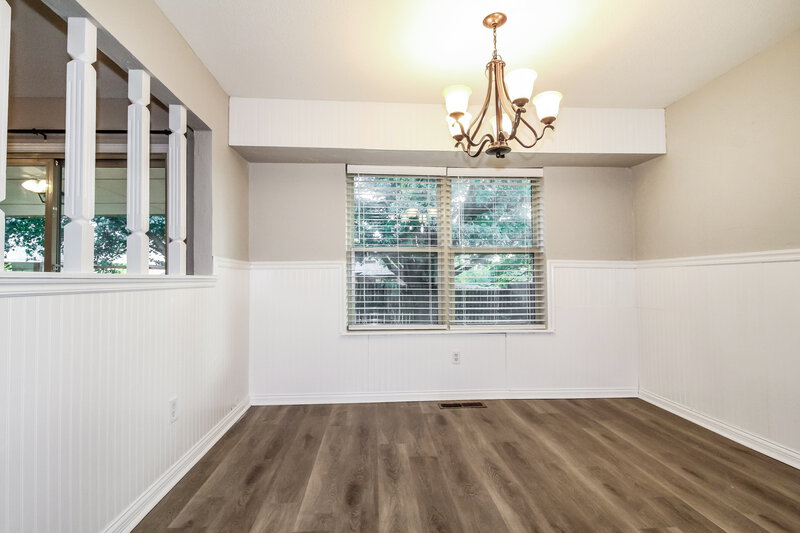 1,295/Mo, 6128 SE 55th St Oklahoma City, OK 73135 Dining Room View