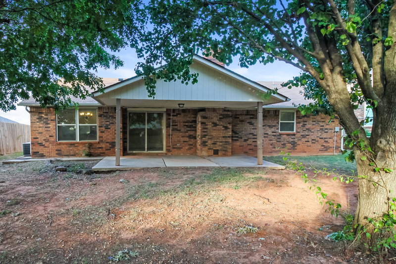 1,295/Mo, 6128 SE 55th St Oklahoma City, OK 73135 Rear View