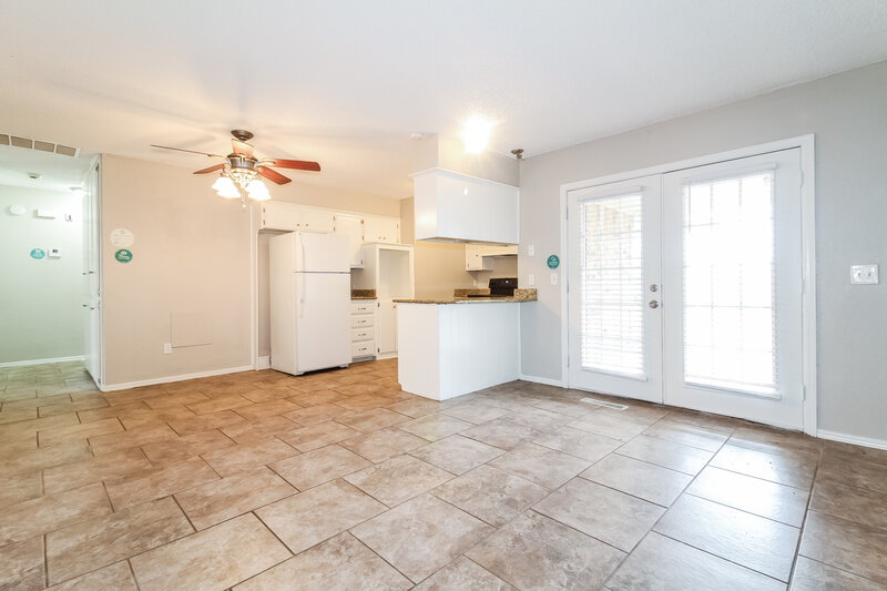 1,235/Mo, 8130 SW 38th St Oklahoma City, OK 73179 Living Room View 2