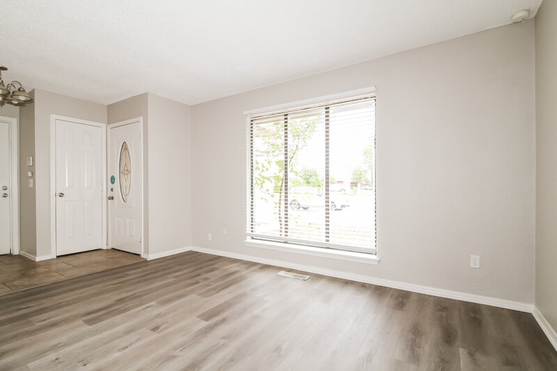 1,235/Mo, 8130 SW 38th St Oklahoma City, OK 73179 Family Room View