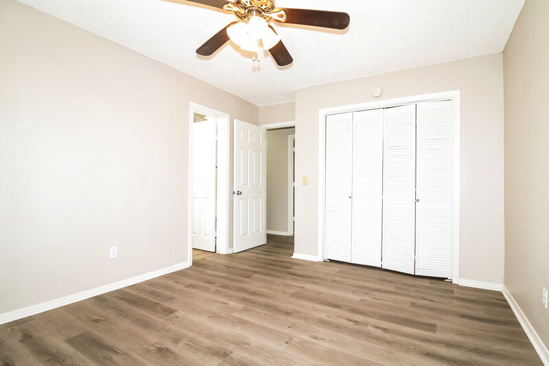 1,235/Mo, 8130 SW 38th St Oklahoma City, OK 73179 Main Bedroom View 2