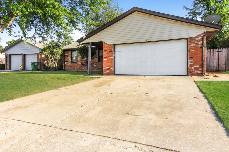 1,550/Mo, 1074 Dover Mansion Yukon, OK 73099 Front View