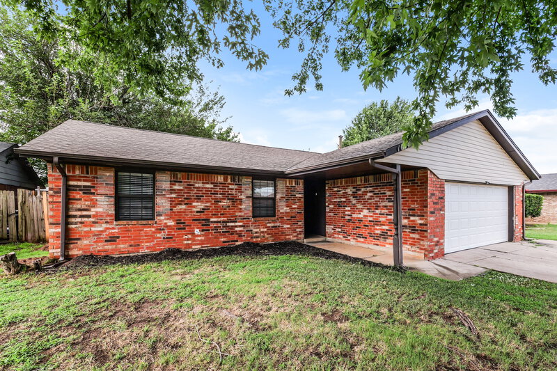 1,575/Mo, 1074 Dover Mansion Yukon, OK 73099 Front View