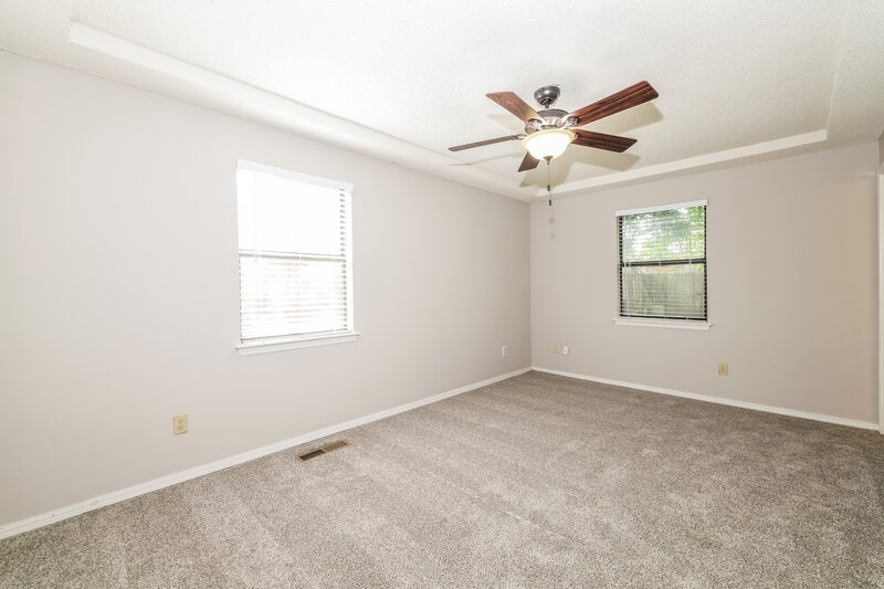 1,575/Mo, 1074 Dover Mansion Yukon, OK 73099 Main Bedroom View