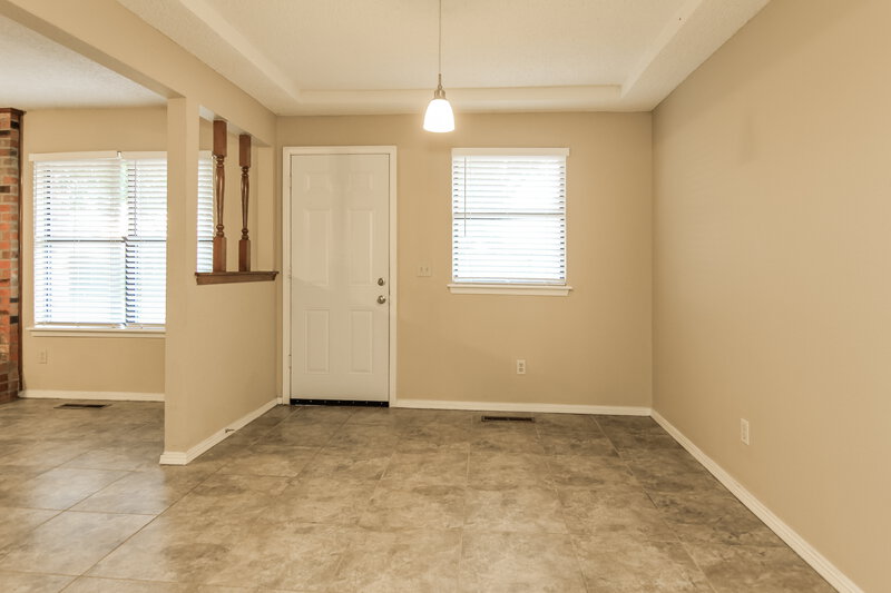 1,550/Mo, 1074 Dover Mansion Yukon, OK 73099 Dining Room View