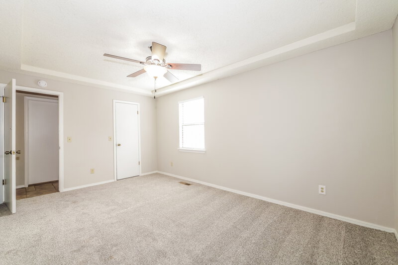 1,575/Mo, 1074 Dover Mansion Yukon, OK 73099 Main Bedroom View 2