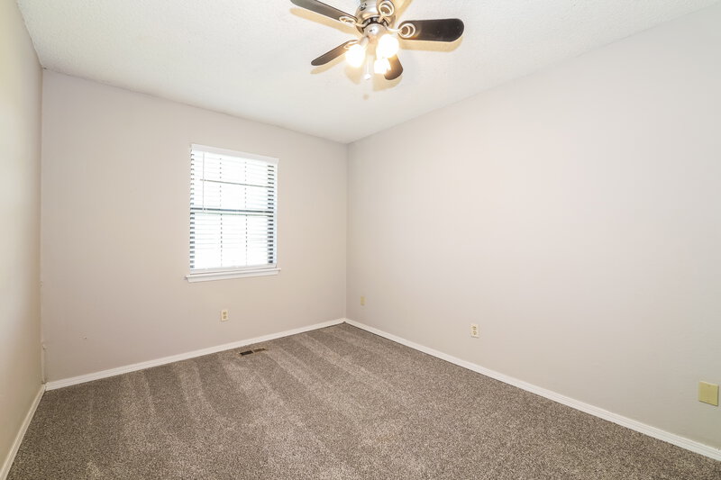 1,575/Mo, 1074 Dover Mansion Yukon, OK 73099 Bedroom View